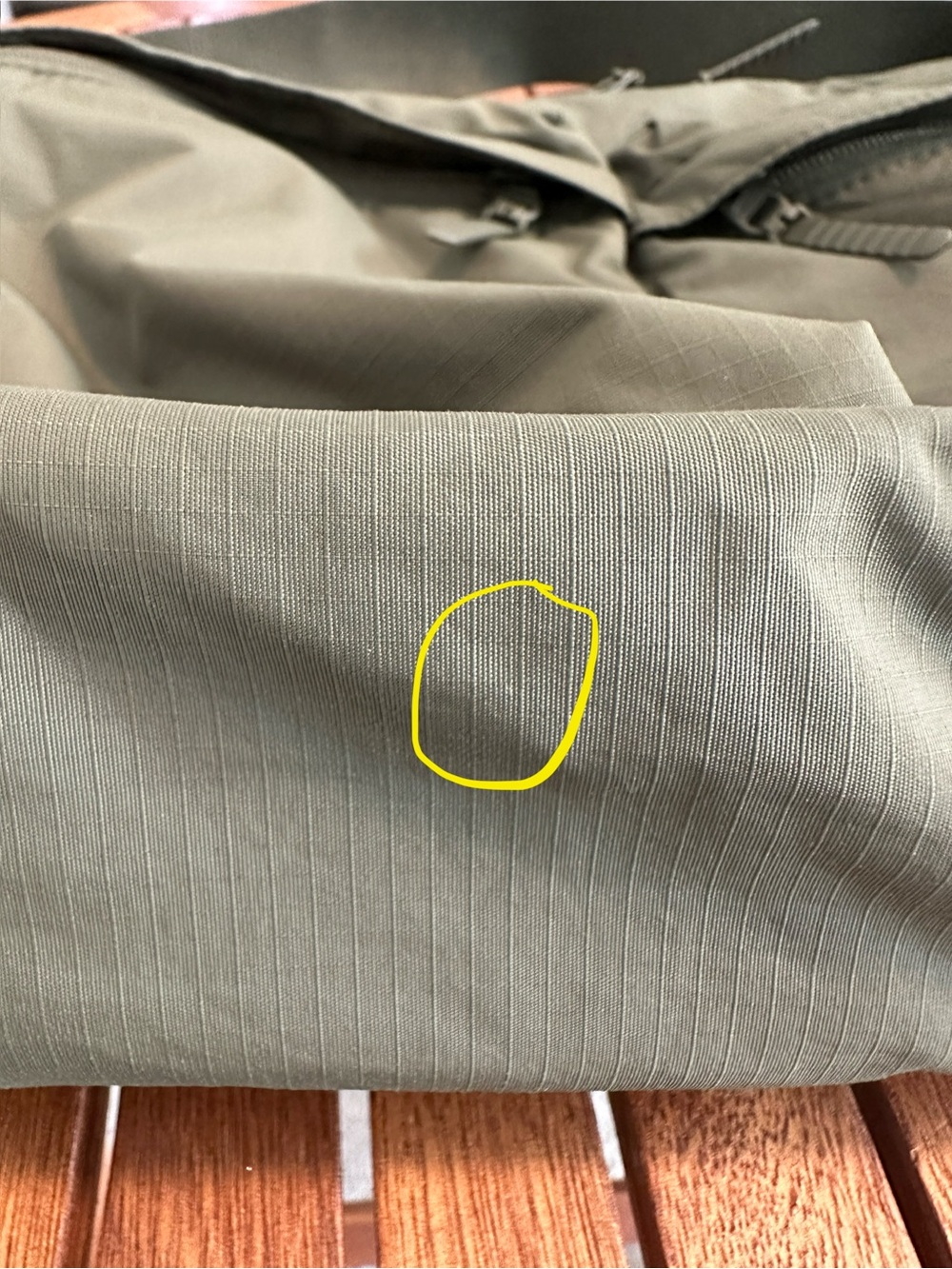 Uniqlo Multi Pocket Shoulder Bag in Olive - Picture 5 of 11